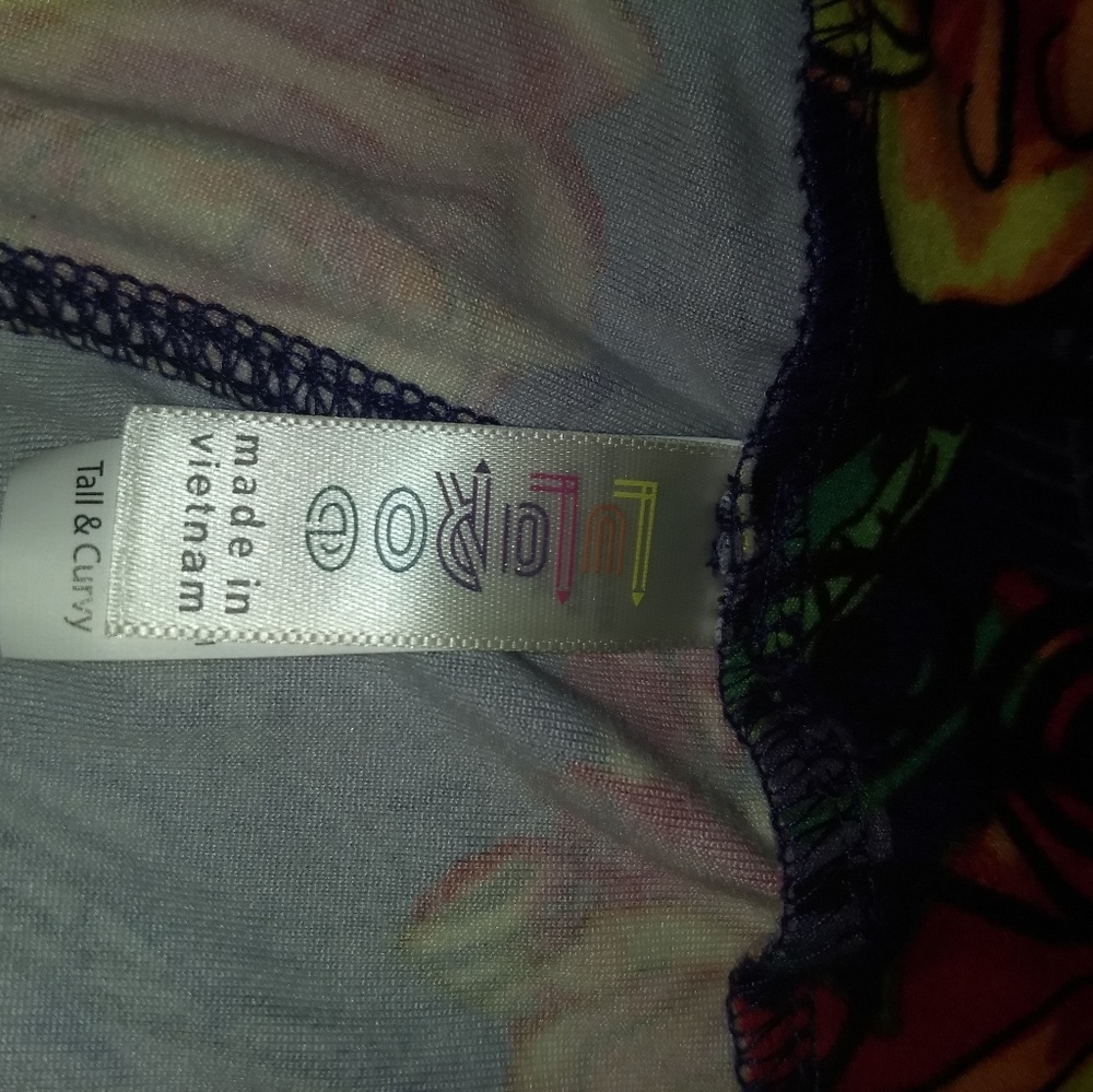 NWOT Rose Print TC Leggings - Picture 2 of 2